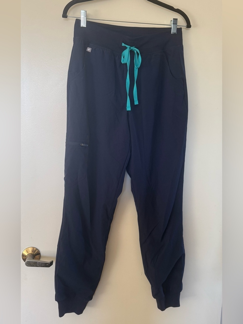 Figs Technical Collection Navy Joggers with Turquoise Drawstring Small in EUC